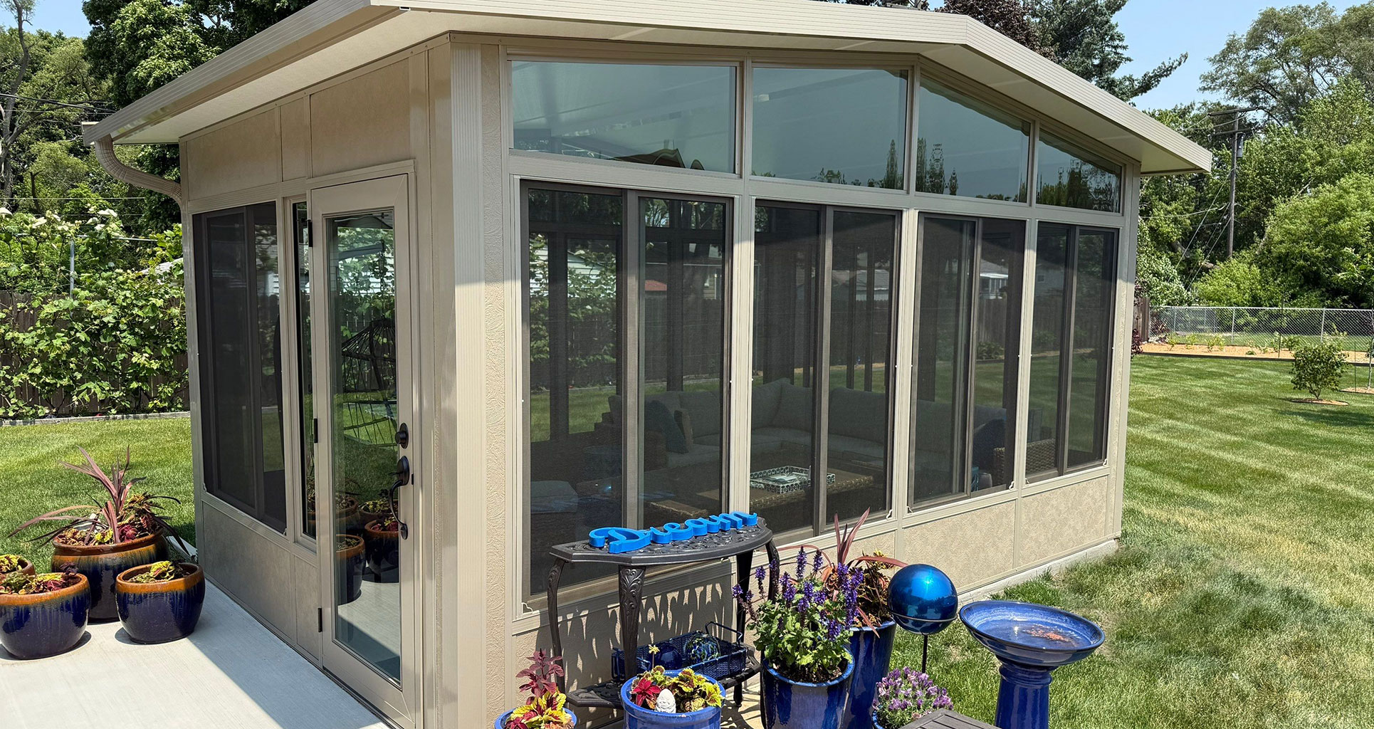Sunroom, Cathedral Roof, Free Standing, Premier View Walls, Sandstone, Daytime