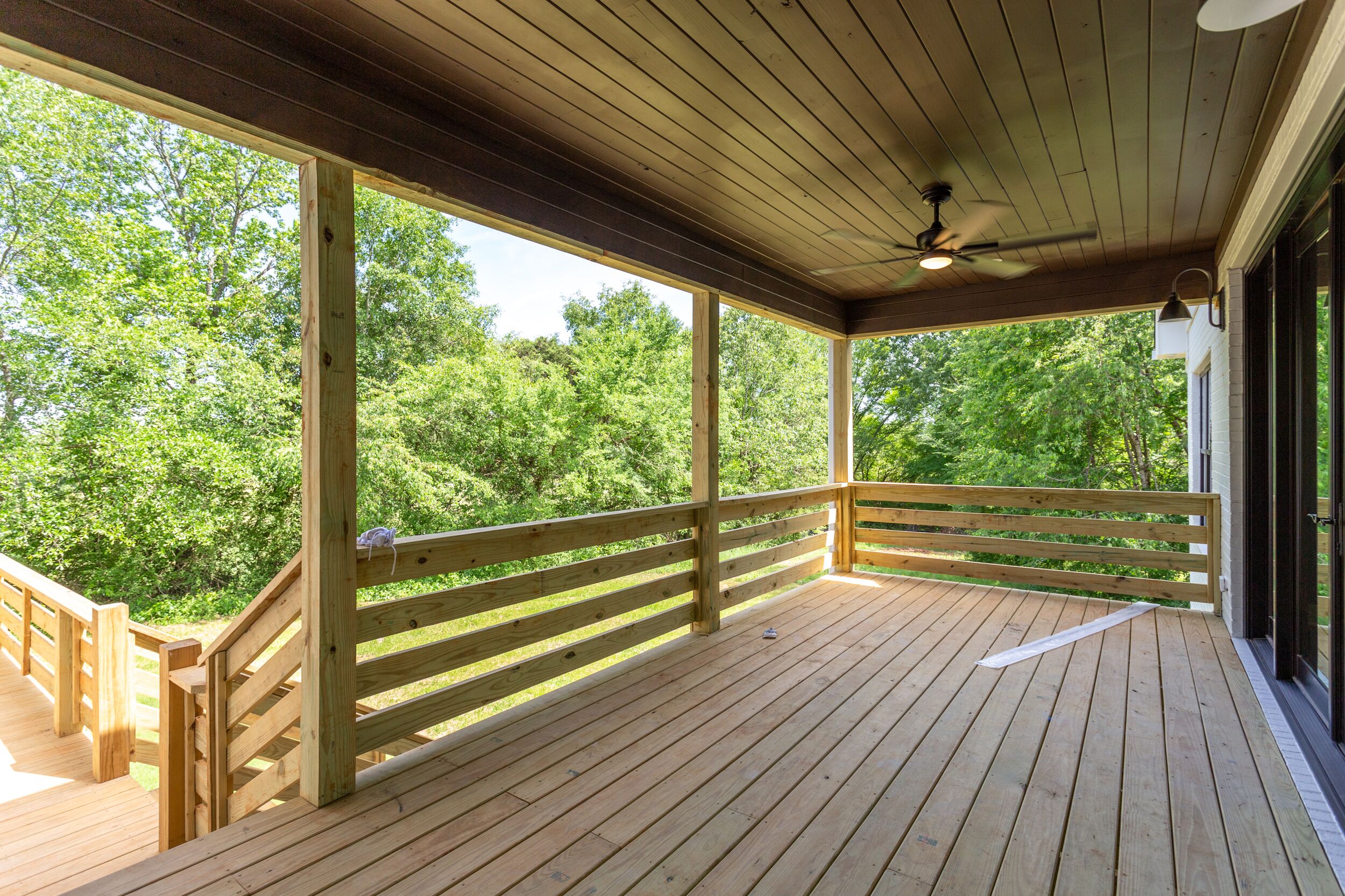 Rear deck and ceiling